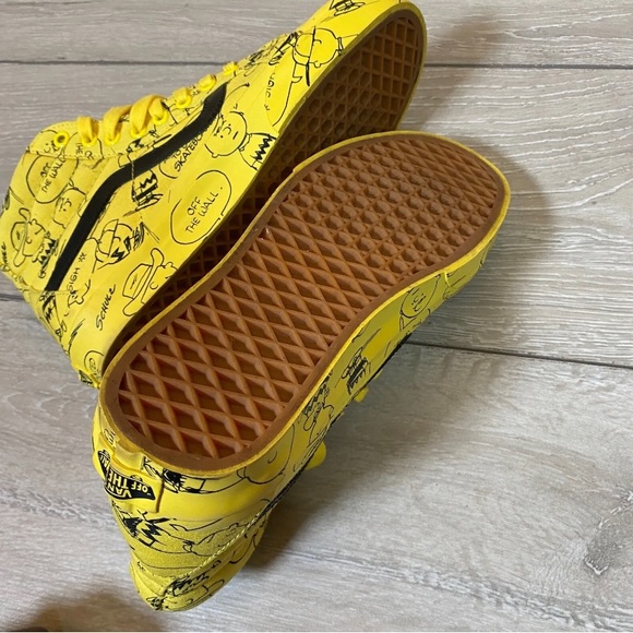 Vans x Peanut High Top Yellow Black Sneakers, Charlie Brown - Size 6 - Picture 8 of 9
